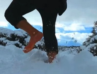 Κρητικός μαραθωνοδρόμος ξυπόλητος στον Ψηλορείτη- Δείτε το εντυπωσιακό βίντεο